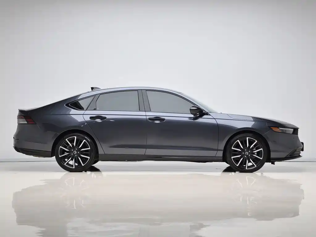 Honda Accord — фото 8
