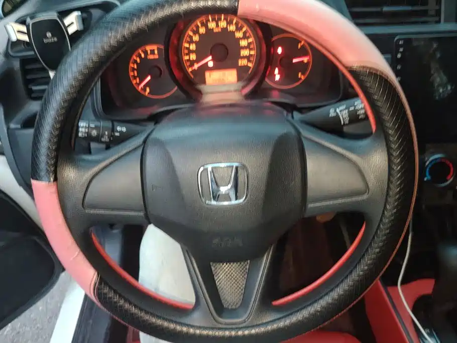 Honda Fit — фото 15
