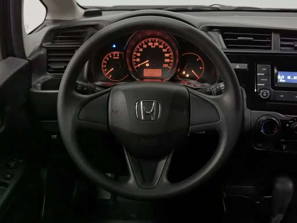 Honda Fit — фото 11