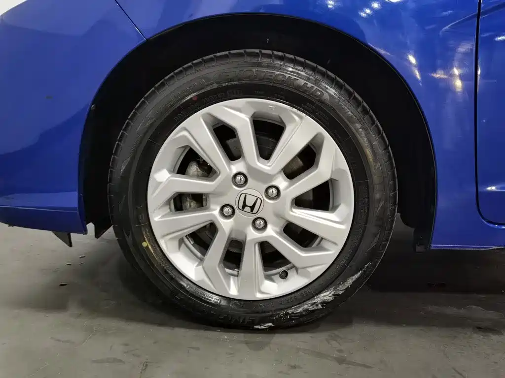 Honda Fit — фото 17