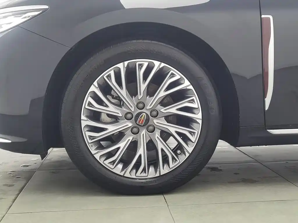 Hongqi Hongqi H5 — фото 17