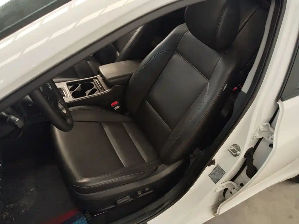 Hyundai Mistra — фото 15
