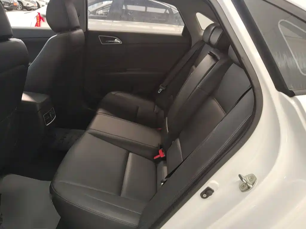 Hyundai Mistra — фото 17