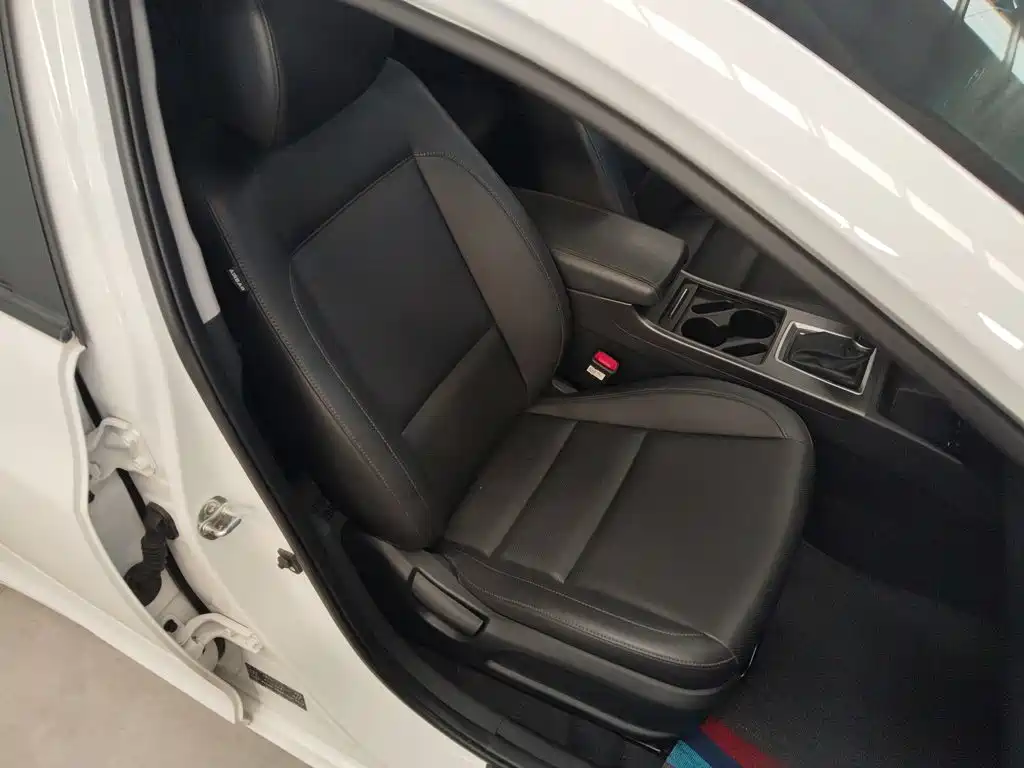 Hyundai Mistra — фото 25