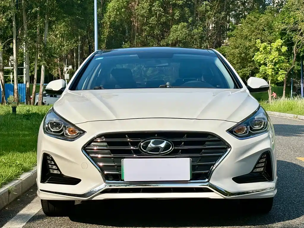 Hyundai Sonata PHEV — фото 2