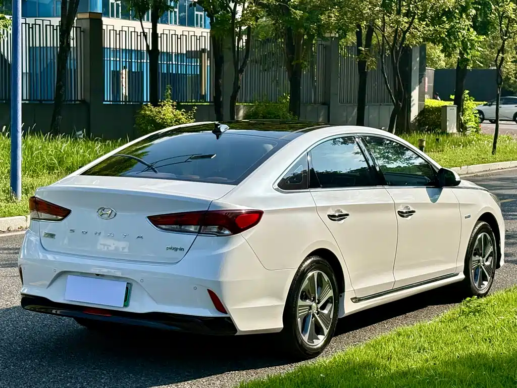 Hyundai Sonata PHEV — фото 6