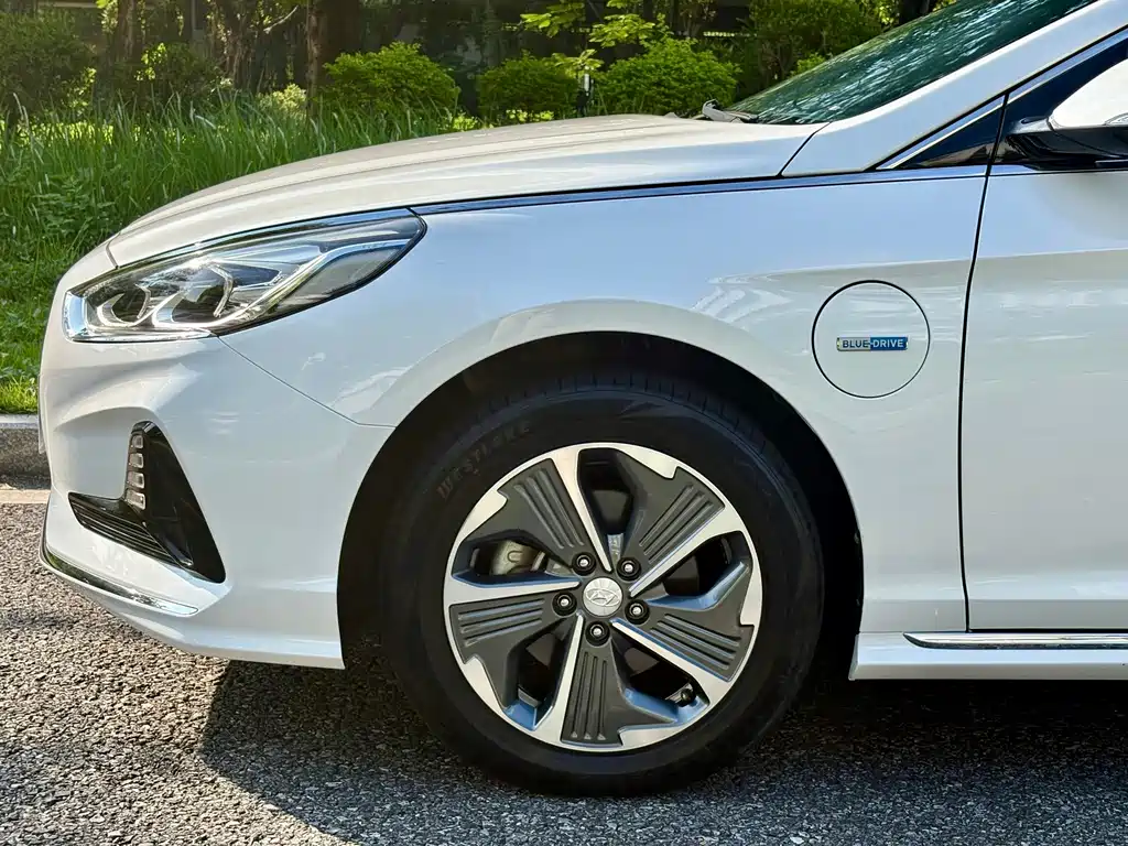 Hyundai Sonata PHEV — фото 8