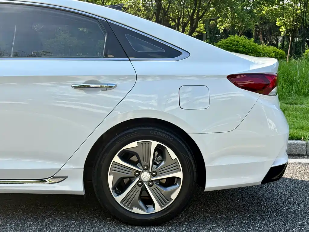 Hyundai Sonata PHEV — фото 9