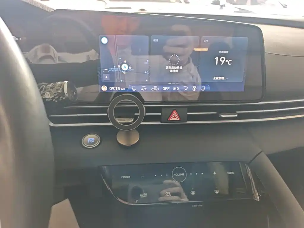 Hyundai Elantra — фото 13