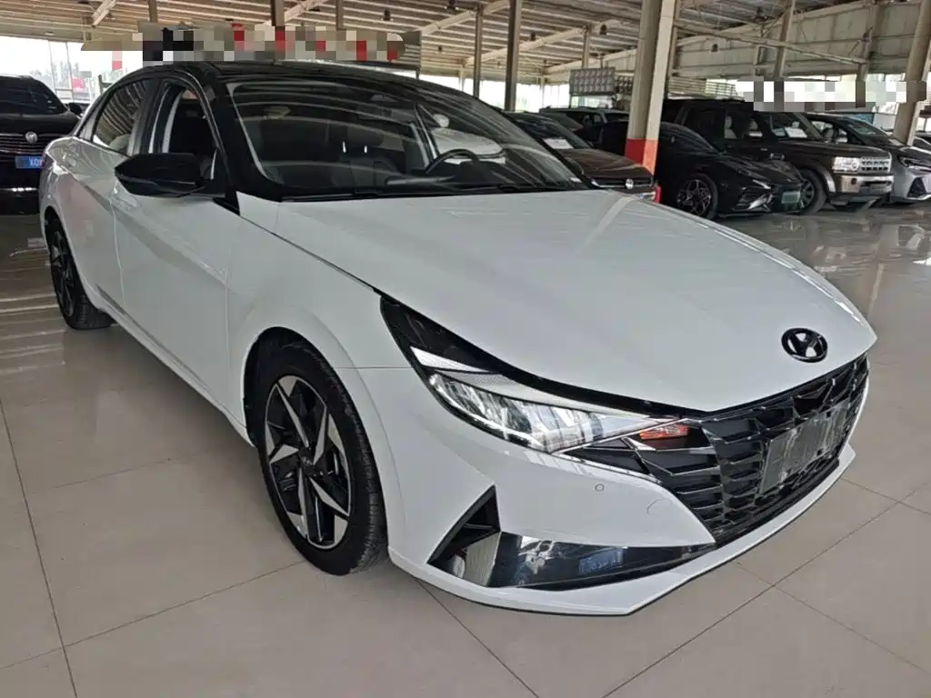 Hyundai Elantra — фото 4