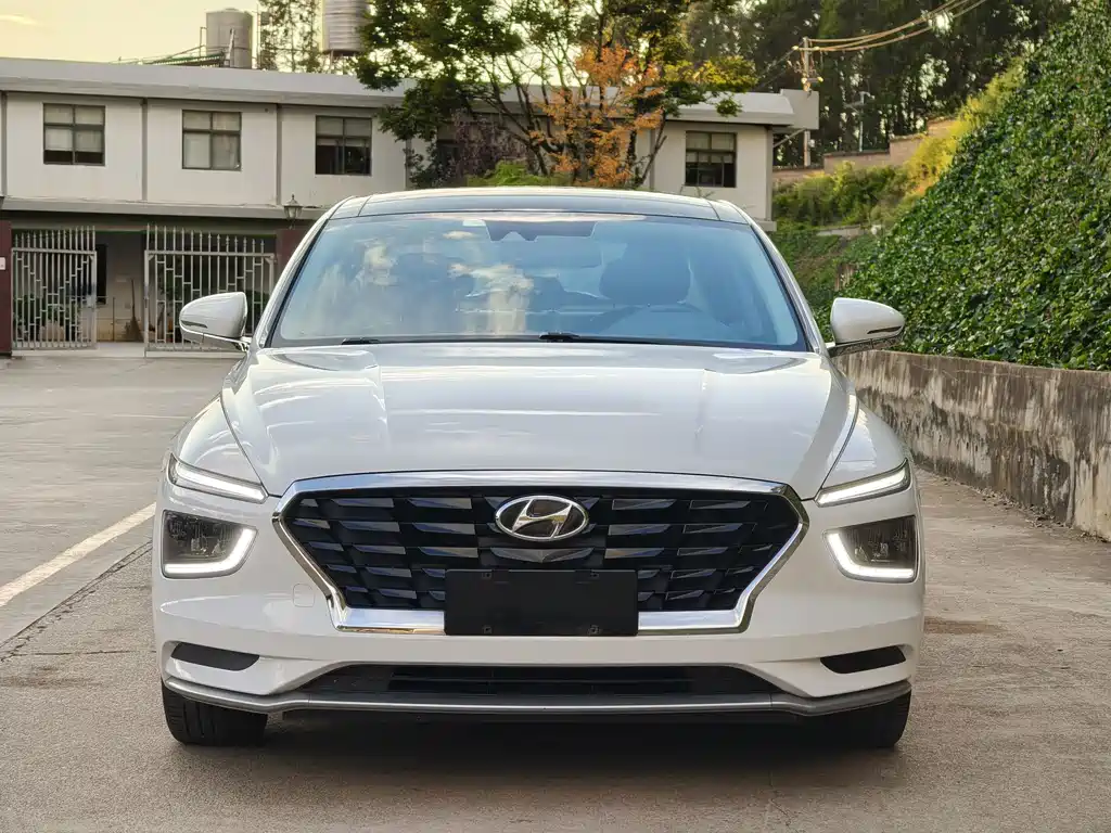 Hyundai Mistra — фото 2