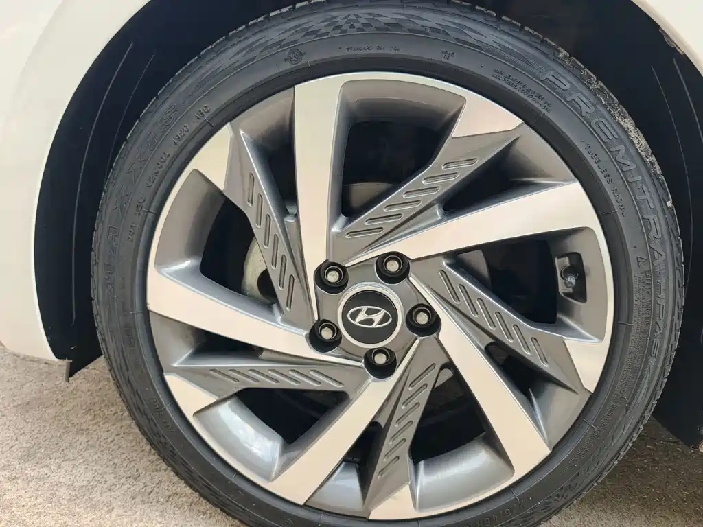 Hyundai Mistra — фото 13