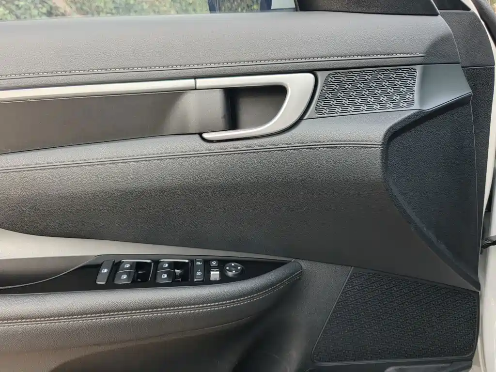 Hyundai Mistra — фото 15