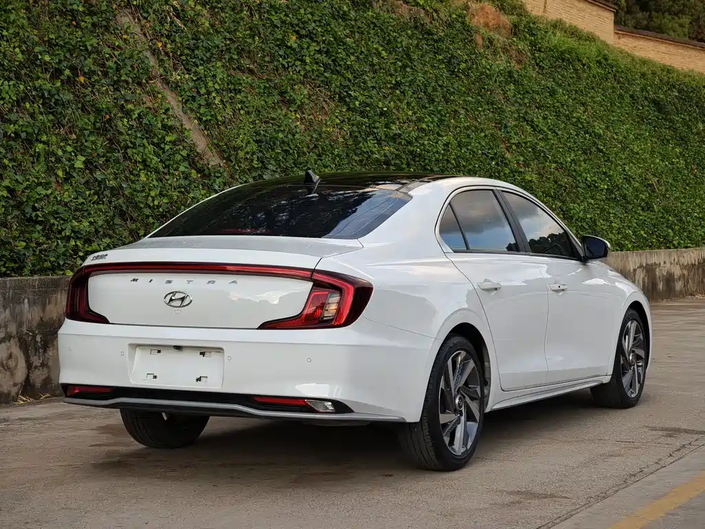Hyundai Mistra — фото 4