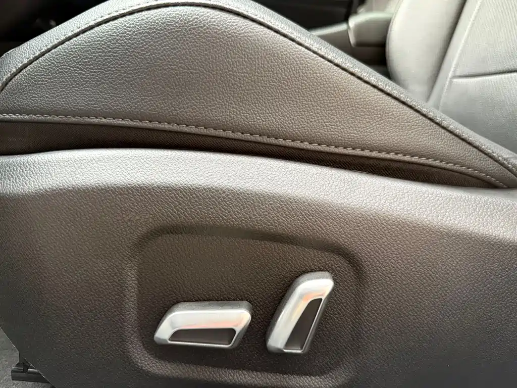 Hyundai Elantra — фото 21