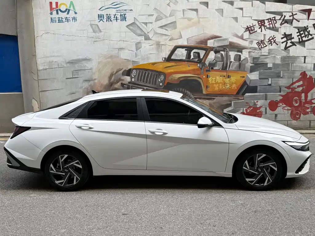 Hyundai Elantra — фото 7