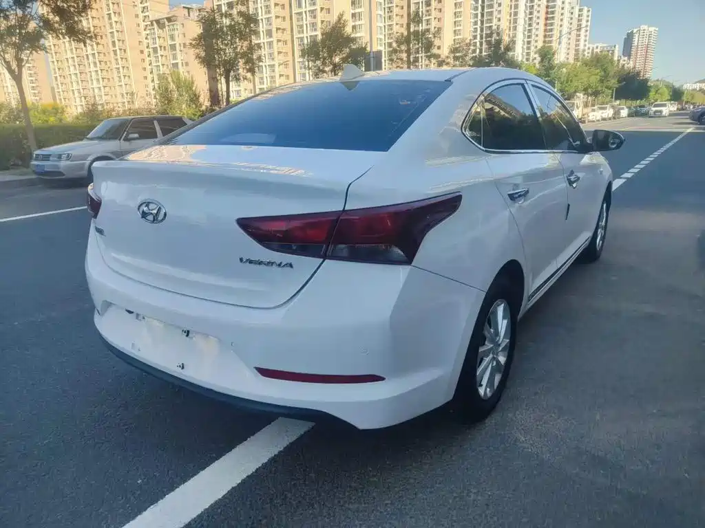 Hyundai Verna — фото 8