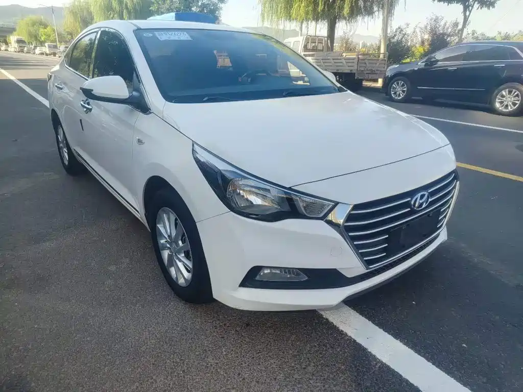 Hyundai Verna — фото 9