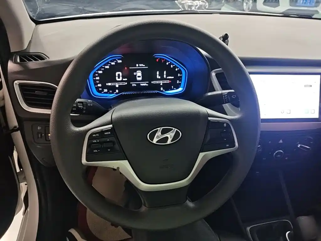 Hyundai Verna — фото 11