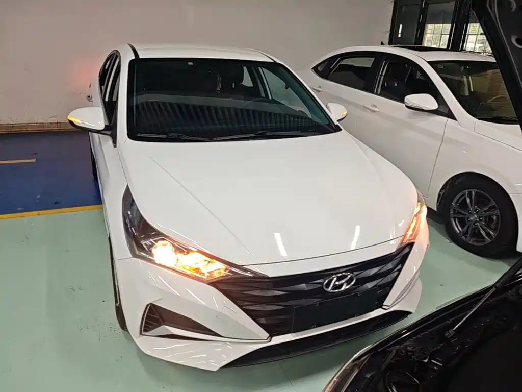 Hyundai Verna — фото 3