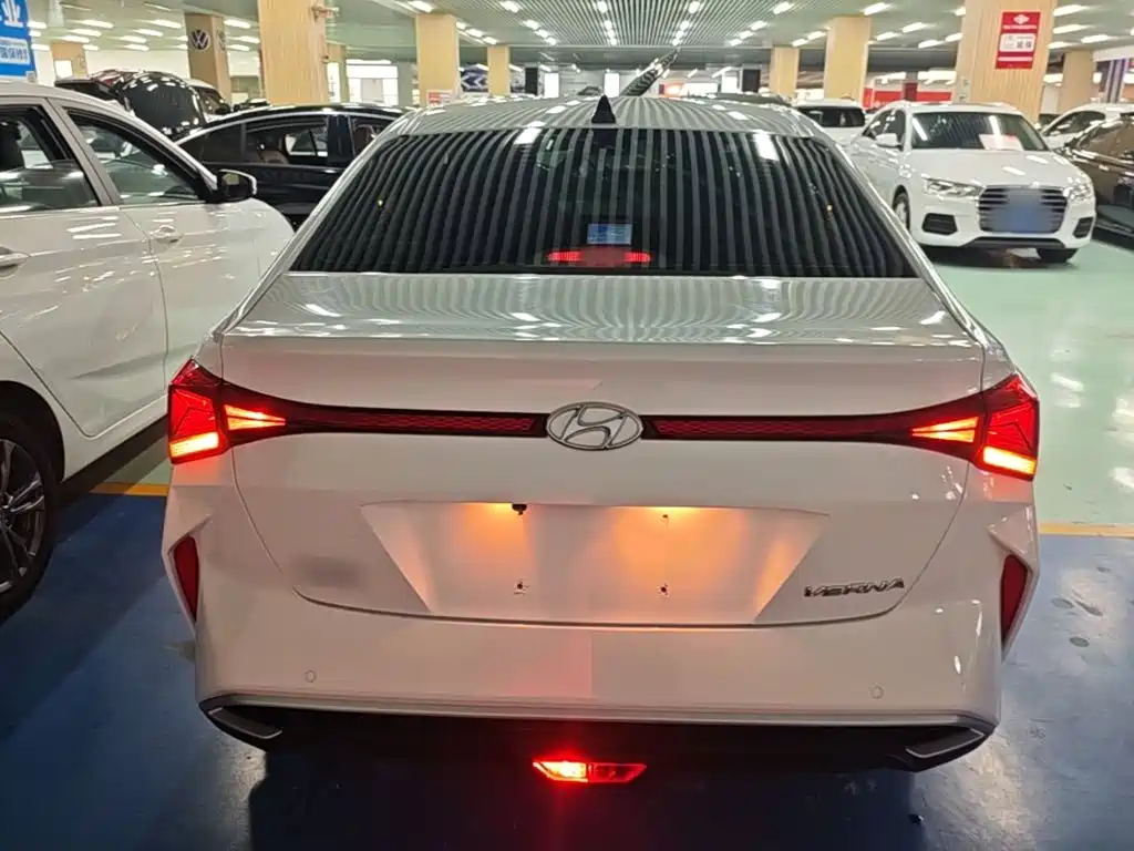 Hyundai Verna — фото 6