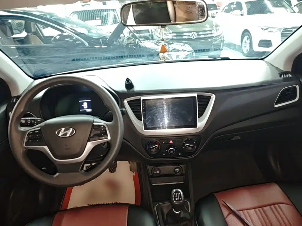 Hyundai Verna — фото 10
