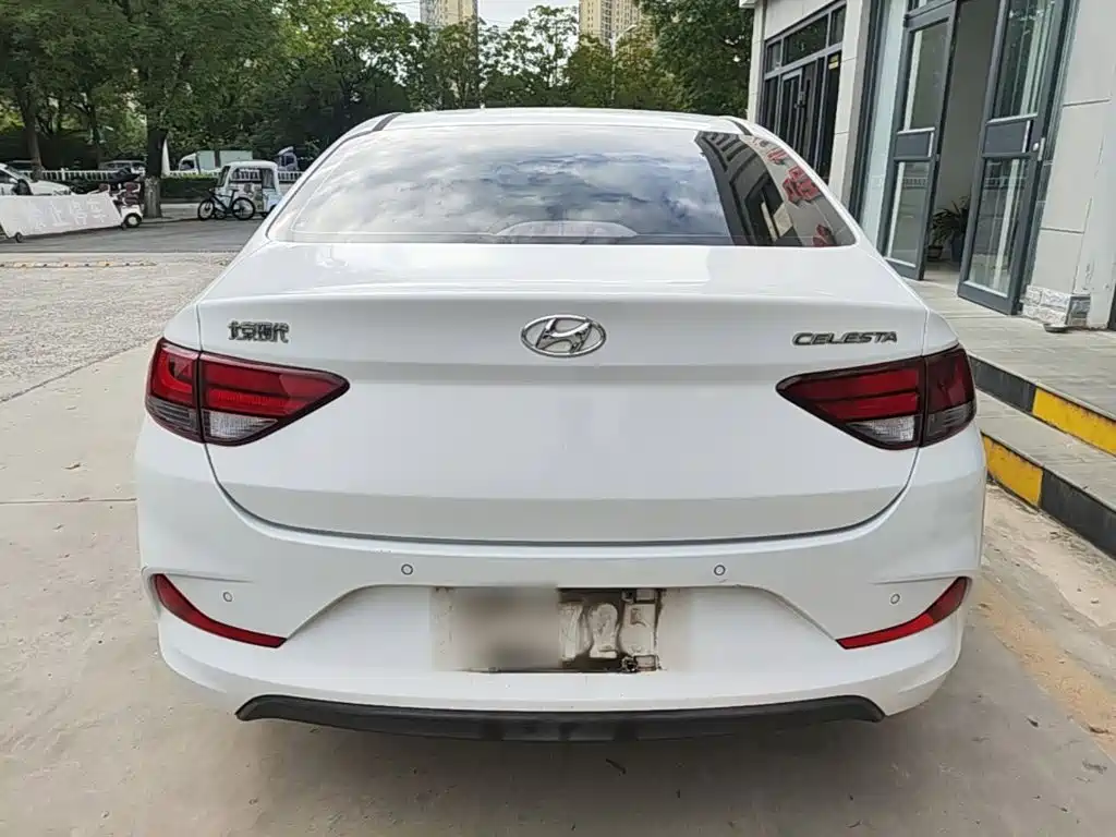 Hyundai Elantra — фото 6