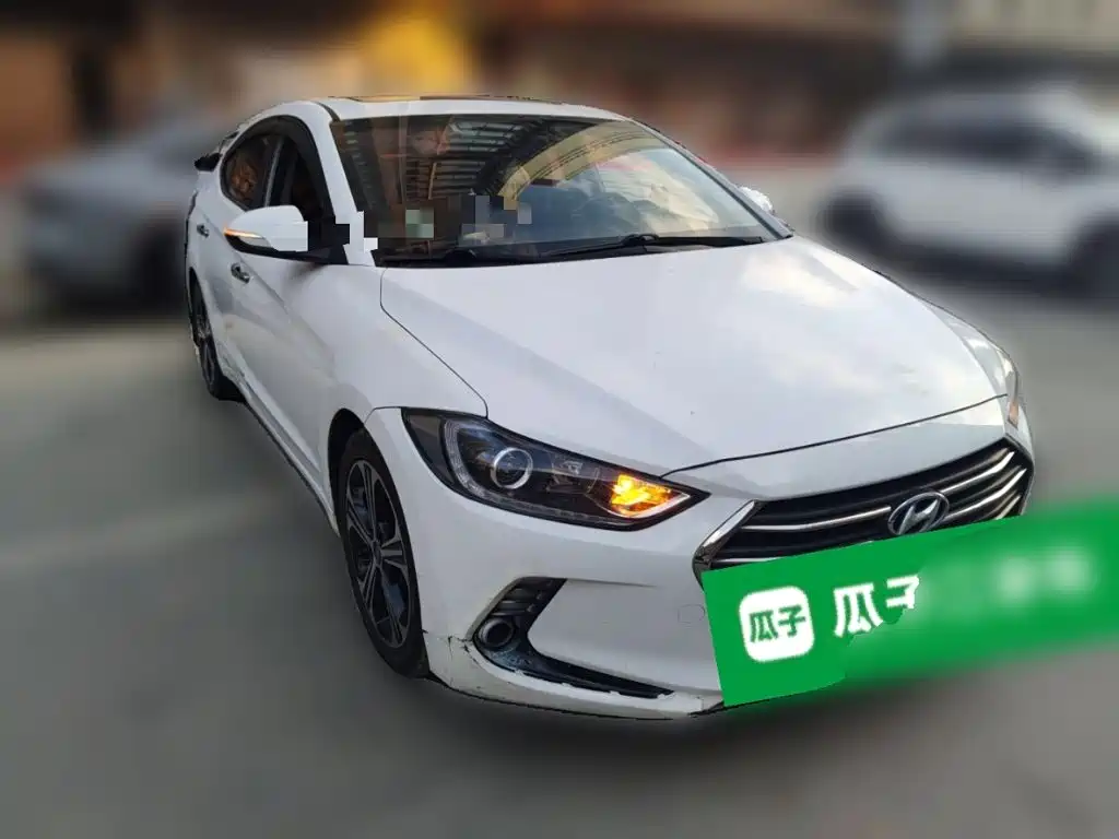 Hyundai Elantra — фото 24