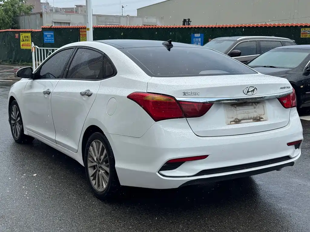 Hyundai Mistra — фото 7