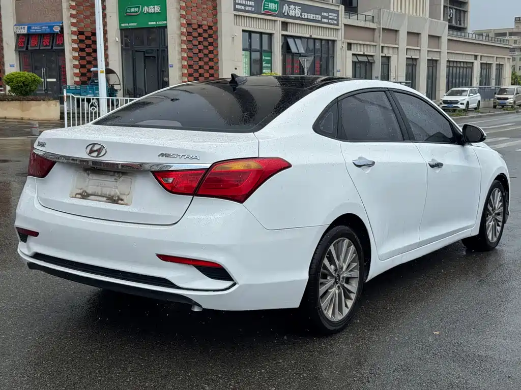 Hyundai Mistra — фото 9