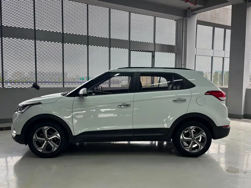 Hyundai ix25 — фото 13
