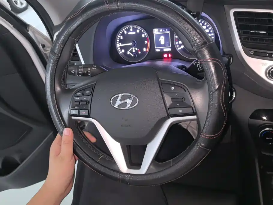 Hyundai Tucson — фото 15