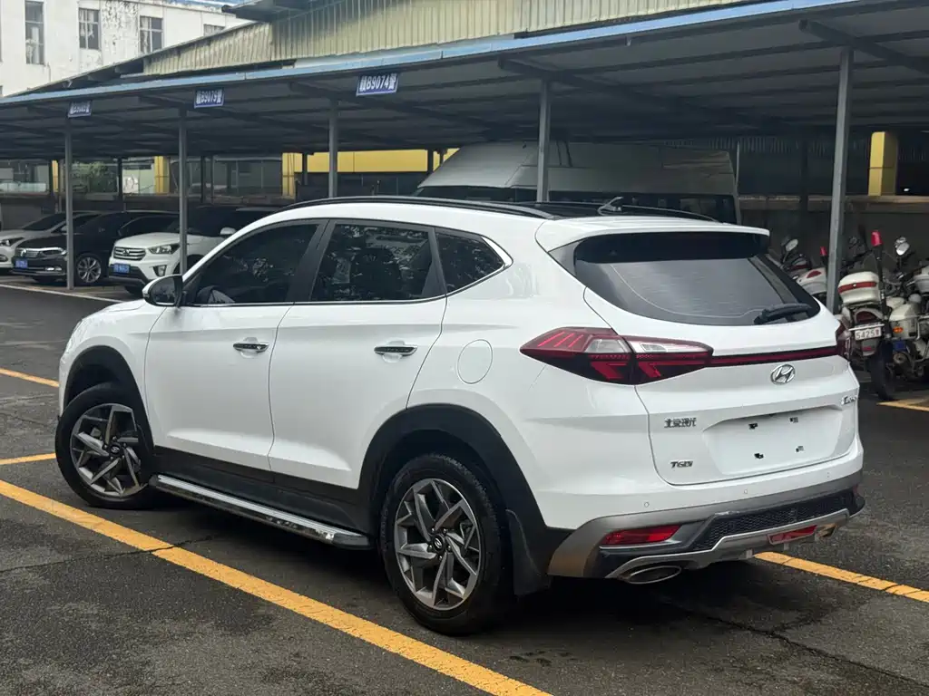 Hyundai Tucson — фото 6