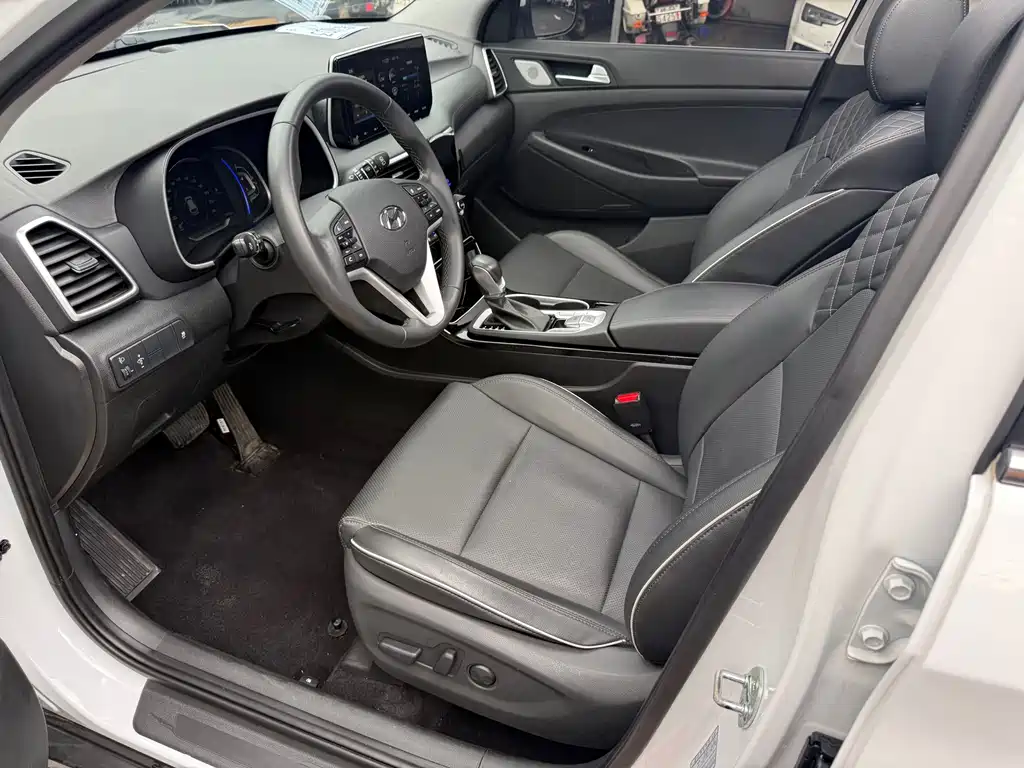 Hyundai Tucson — фото 7