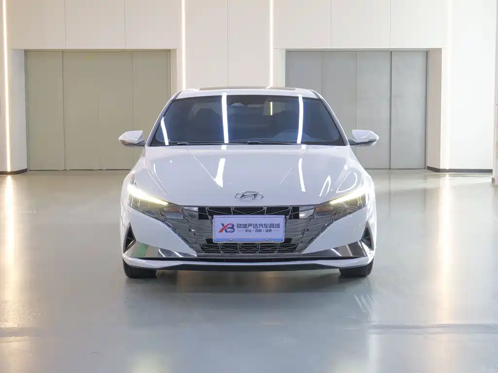 Hyundai Elantra — фото 5