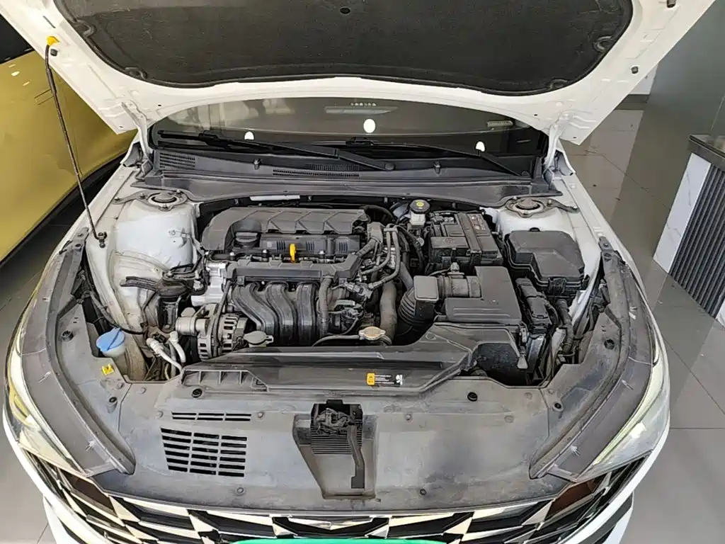 Hyundai Elantra — фото 20