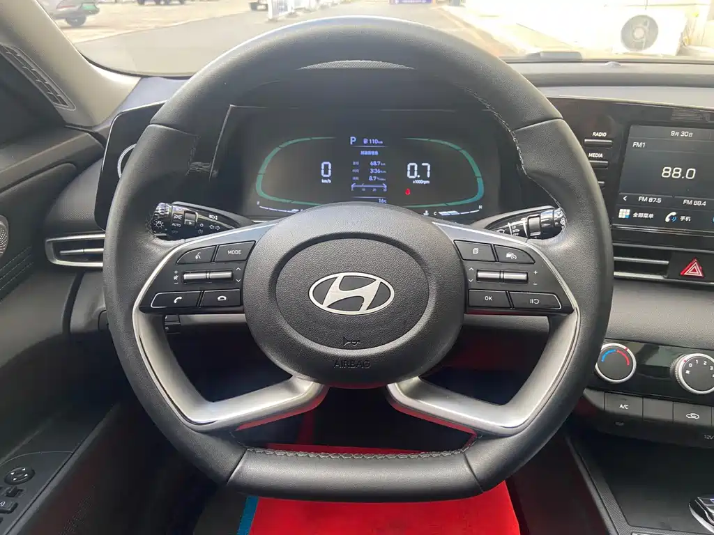 Hyundai Elantra — фото 6