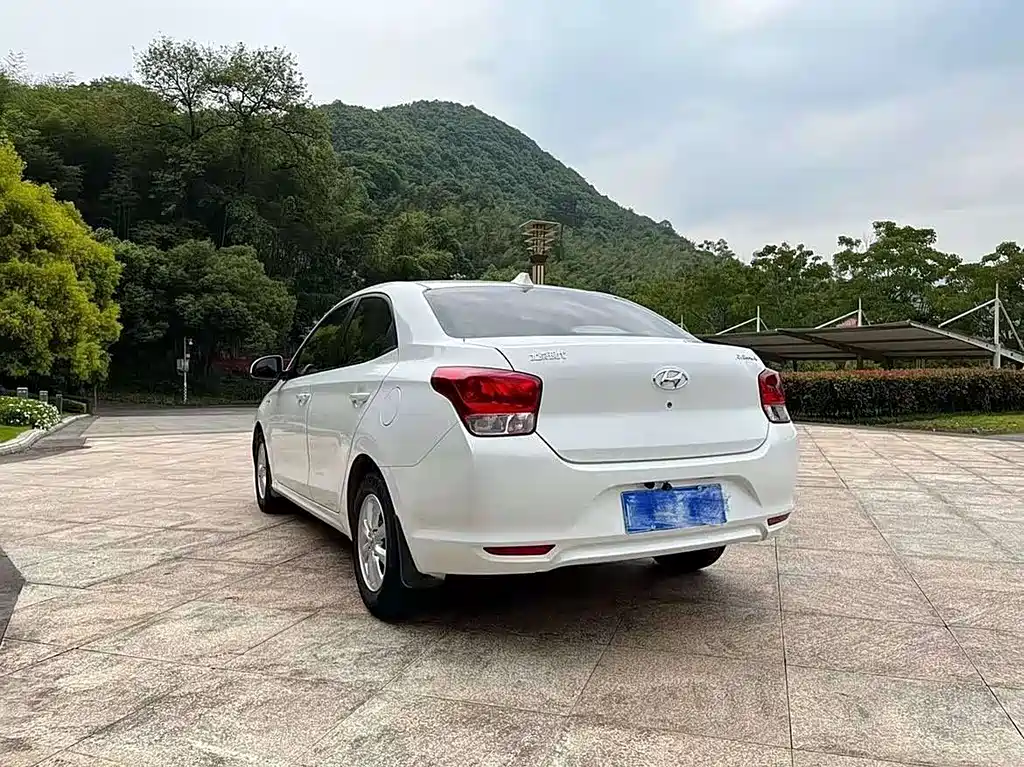 Hyundai Verna — фото 4