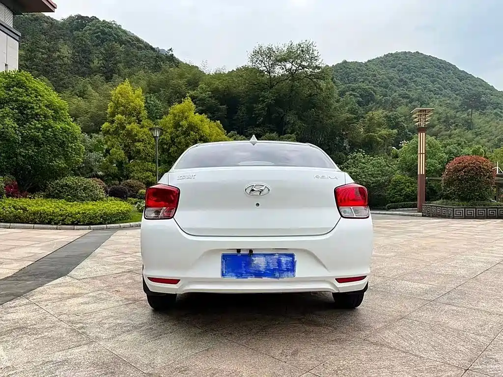Hyundai Verna — фото 5