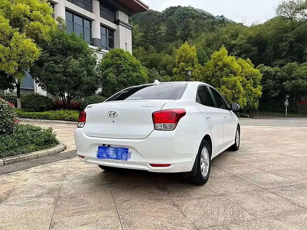Hyundai Verna — фото 6