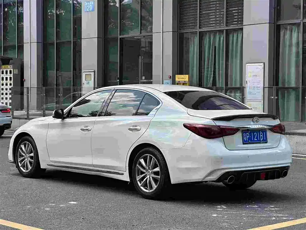 Infiniti Q50L — фото 4