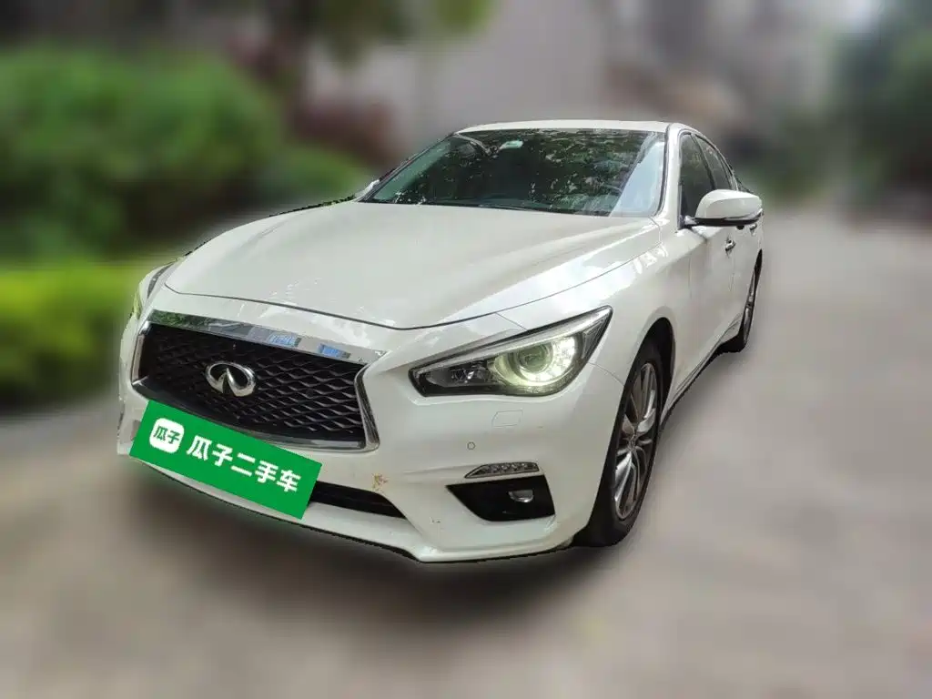 Infiniti Q50L