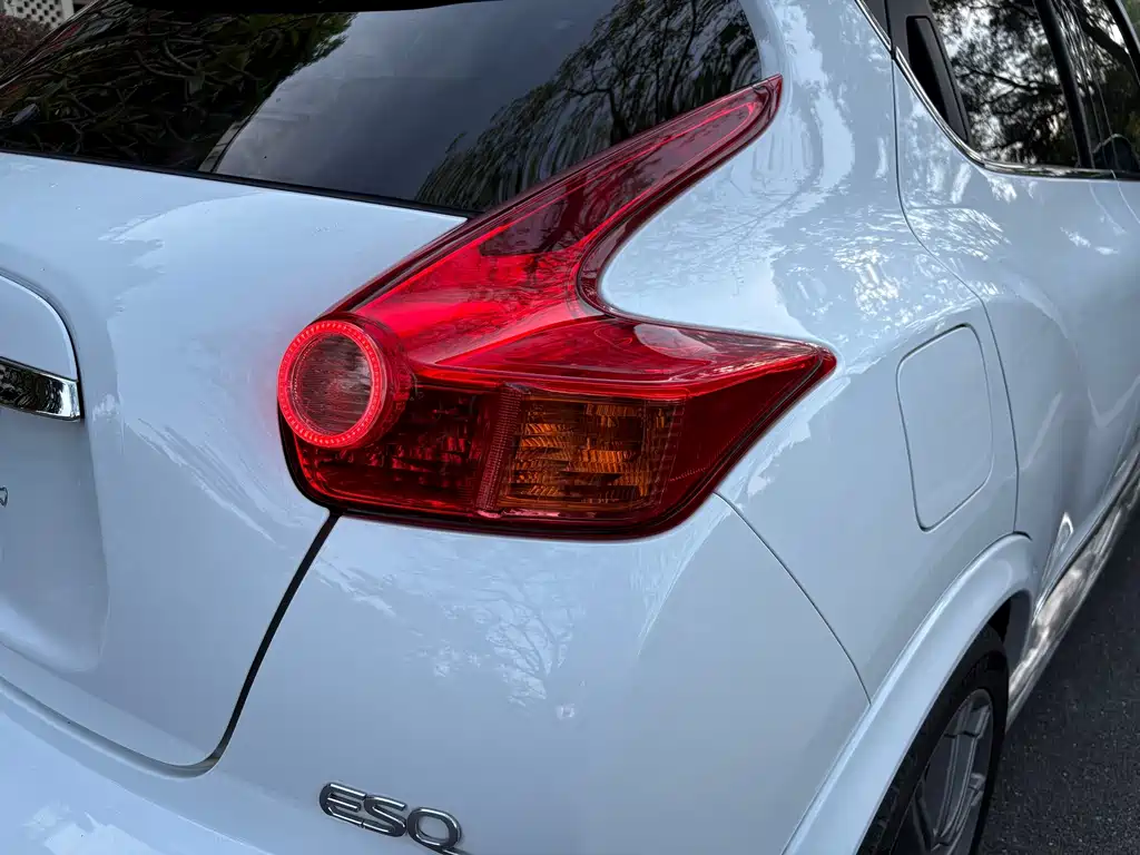 Infiniti ESQ — фото 20