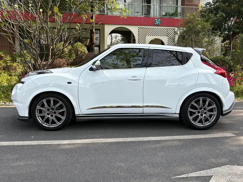Infiniti ESQ — фото 3