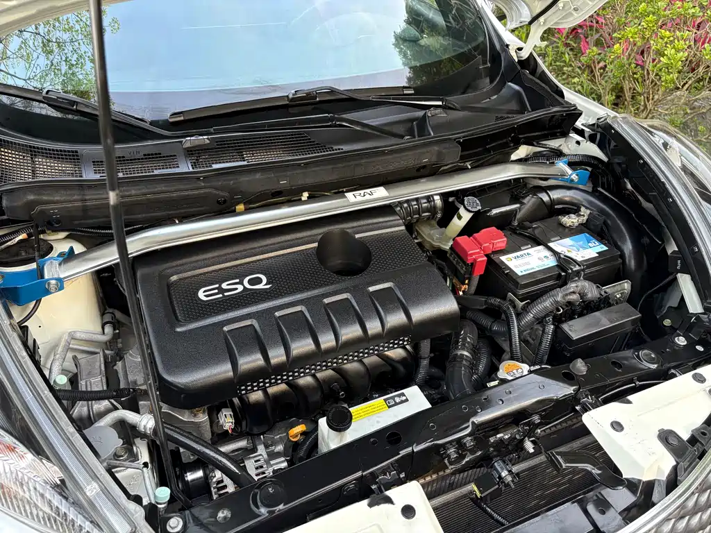 Infiniti ESQ — фото 22