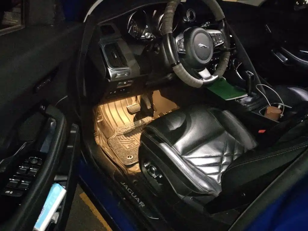 Jaguar E-PACE — фото 17