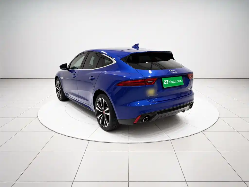 Jaguar E-PACE — фото 4