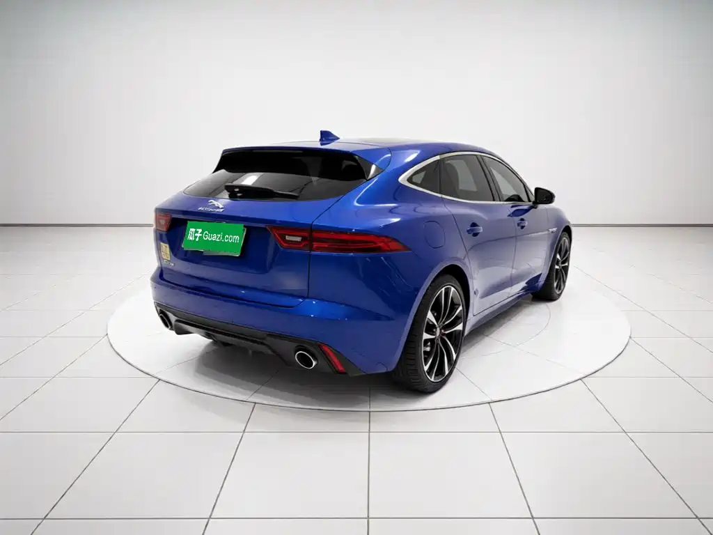 Jaguar E-PACE — фото 6