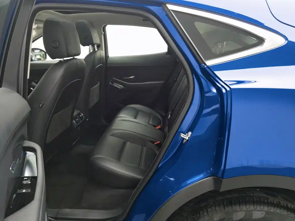 Jaguar E-PACE — фото 15