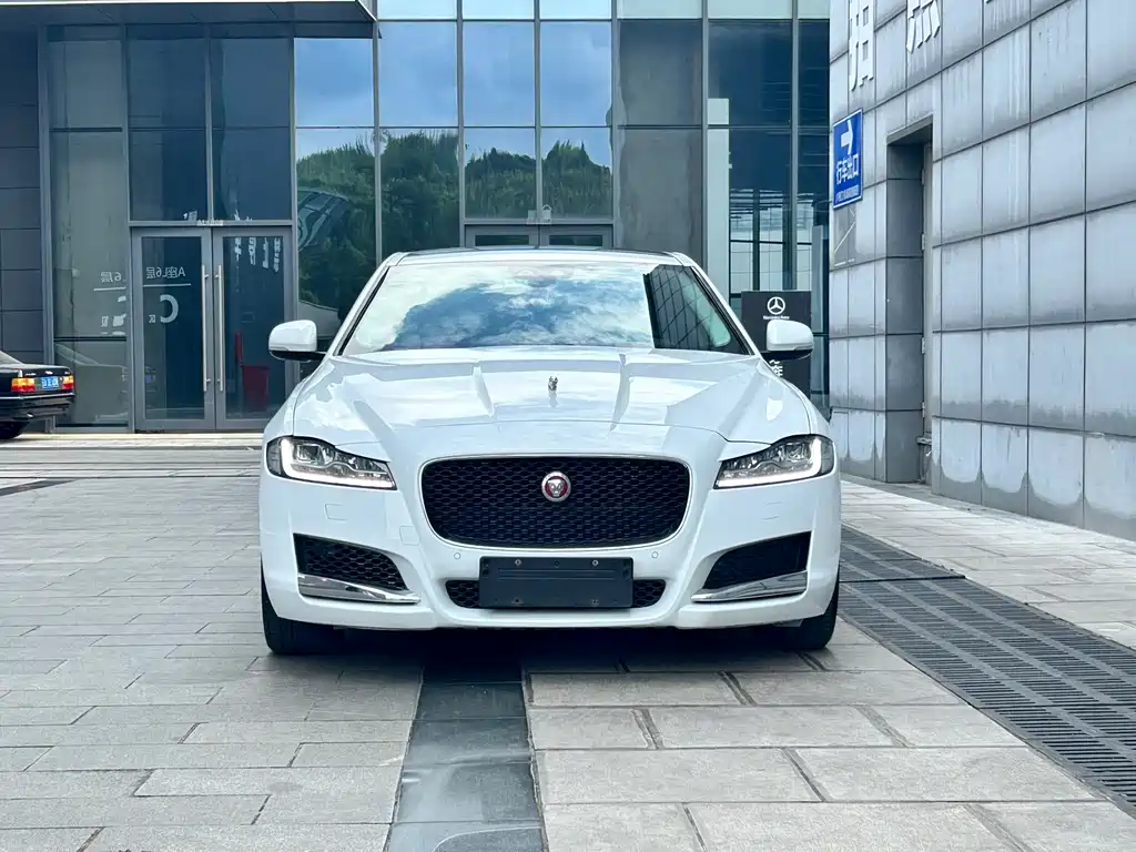 Jaguar XFL — фото 2
